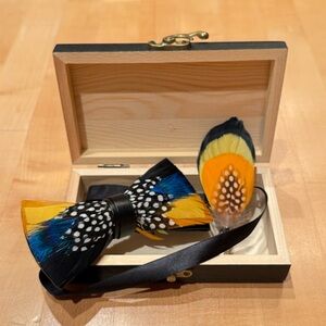 Jack & Miles - Men’s Ready Tied Bow tie and Feather Lapel Pin (Monte Carlo)